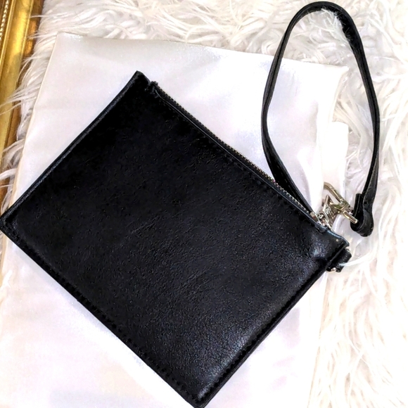 Steve Madden Black Wristlet Clutch - Lightweight and Stylish 👜 - Picture 2 of 8